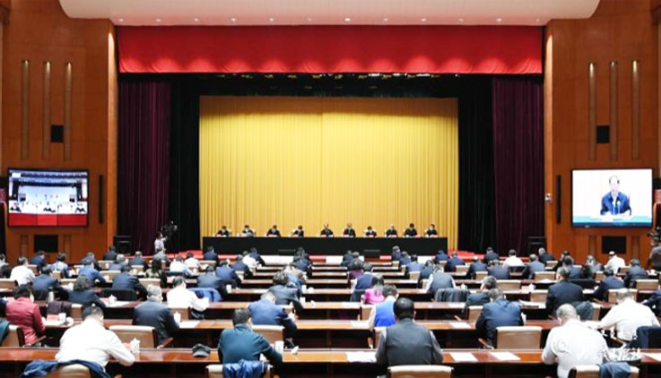 李強主持召開經濟形勢專家和企業家座談會